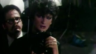 Um negro de pênis grande beijou a namorada vídeos pornô de coroas brasileiras na boca e na buceta.